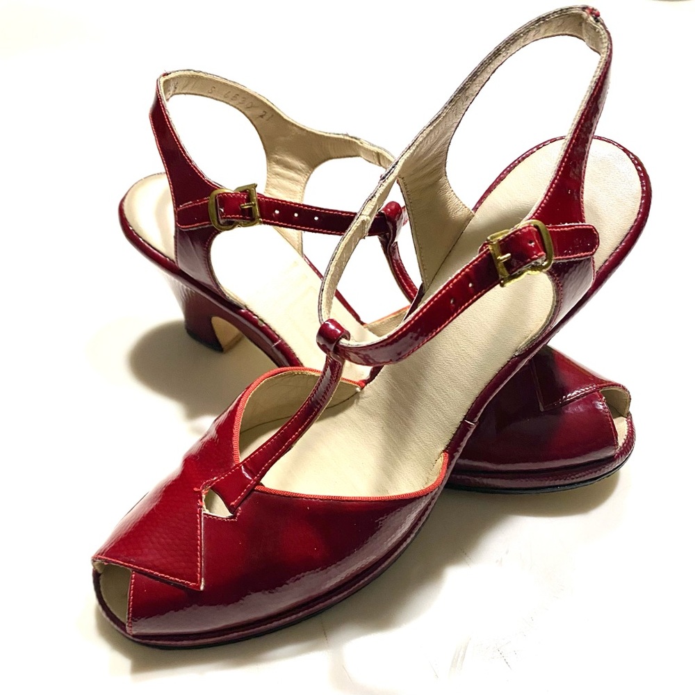 Vintage T strap open peep toe heels red pin up 7.5